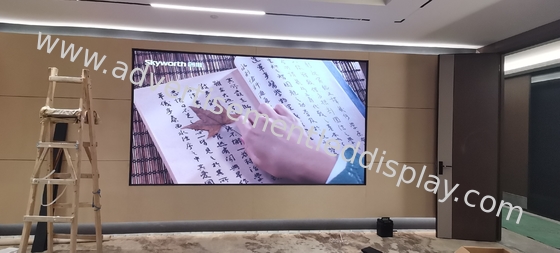 Parlak Renkli LED Reklam Ekranı IP65 İzleyici Reklam için Demir Dış LED Ekranı