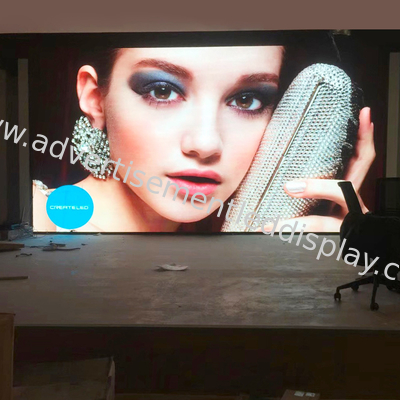 Reklam Stratejinizi Geliştirin Parlaklık Demir Kabine Malzemesi ile LED Ekranlar OEM